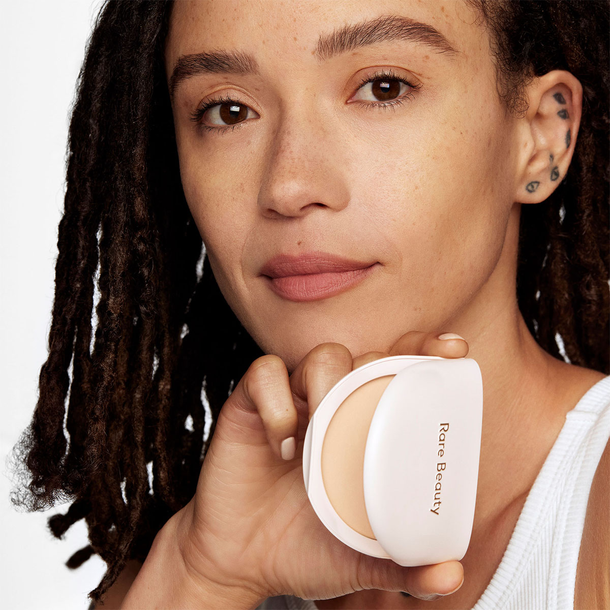 TRUE TO MYSELF TINTED PRESSED TALC-FREE FINISHING POWDER (POLVO FIJADOR PARA ROSTRO)